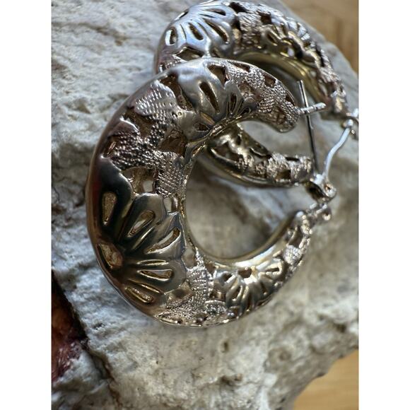 Sterling Silver 1 " Etched Filigree Pierced Wire Hollow Hoops Earrings EUC - Picture 3 of 6